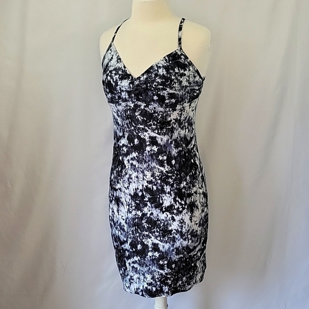 Athleta Zumba Swim Dress Black & White Size Small